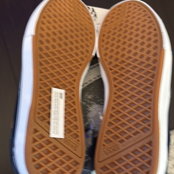 Men’s Vans 11.5 - Picture 4 of 5